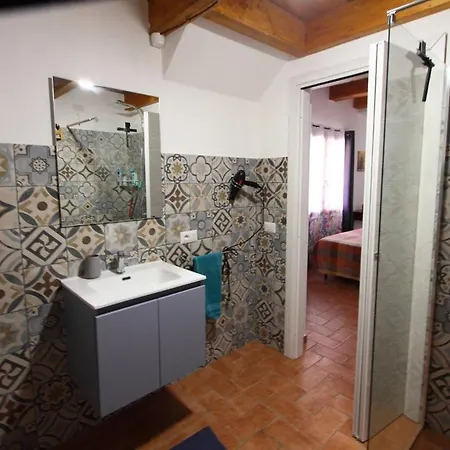 Domu Santa Barbara Homestay